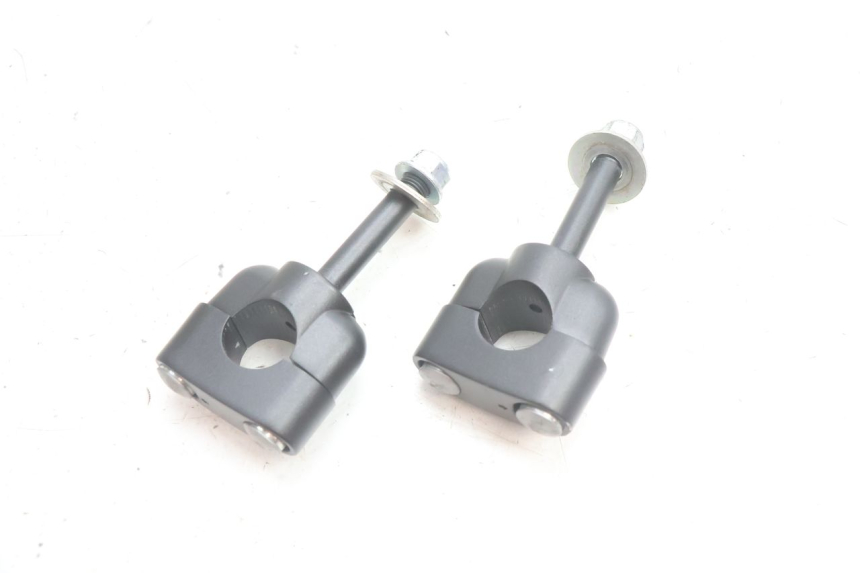 photo de HANDLEBAR RISERS YAMAHA FZ8 800 (2010 - 2016) - Technical close-up