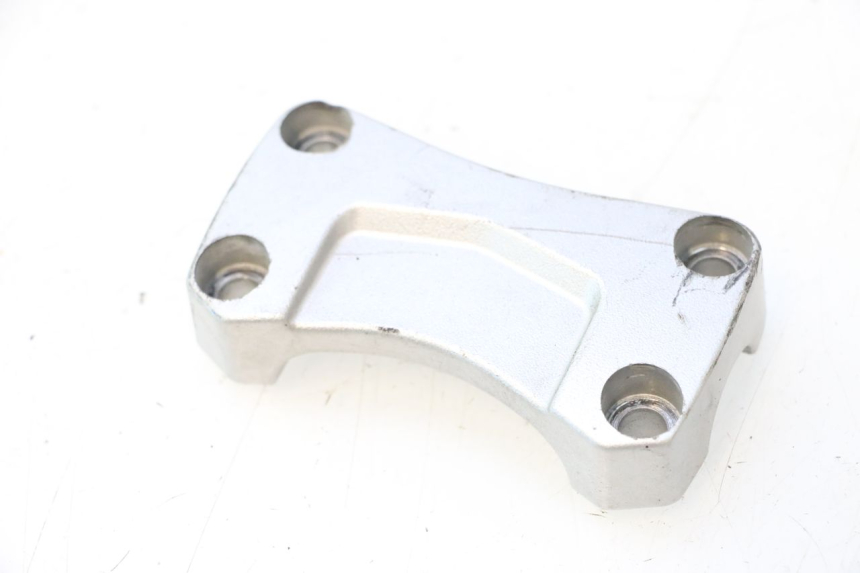 photo de HANDLEBAR RISERS SUZUKI GSR 600 (2005 - 2012) - Zoom on usage condition
