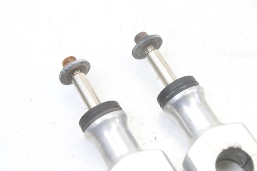 photo de HANDLEBAR RISERS HONDA VT C2 SHADOW 750 (1997 - 2001) - Zoom on usage condition