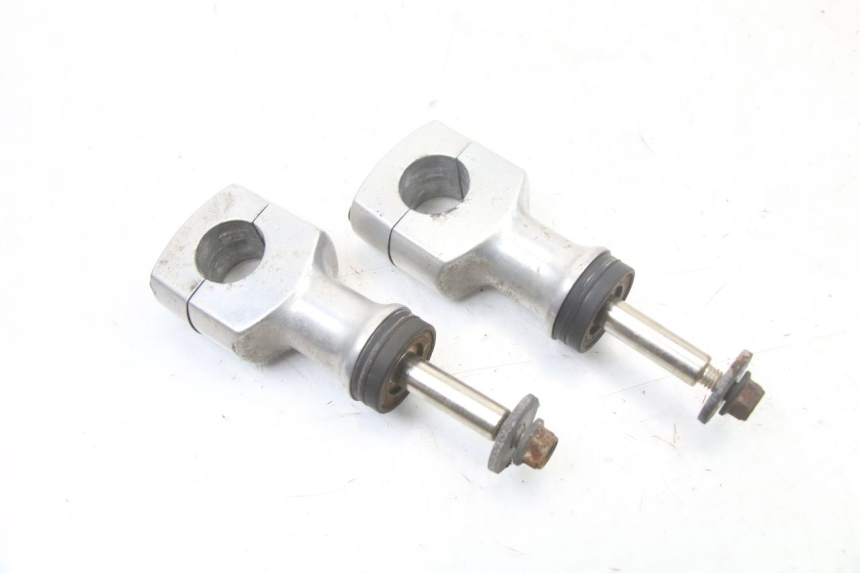photo de HANDLEBAR RISERS HONDA VT C2 SHADOW 750 (1997 - 2001) - Fixing points details