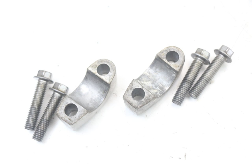 photo de HANDLEBAR RISERS KAWASAKI ZR7 ZR-7 S 750 (1999 - 2004) - Alternative perspective