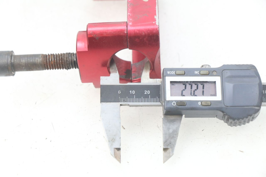 photo de HANDLEBAR RISER KAWASAKI KX F KXF 450 (2012 - 2015) - Zoom on usage condition