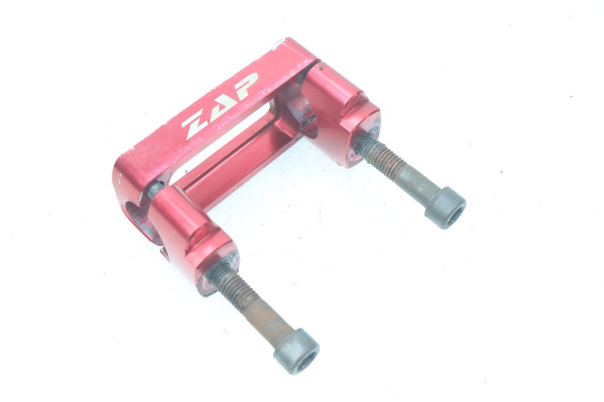 photo de HANDLEBAR RISER KAWASAKI KX F KXF 450 (2012 - 2015) - Technical close-up