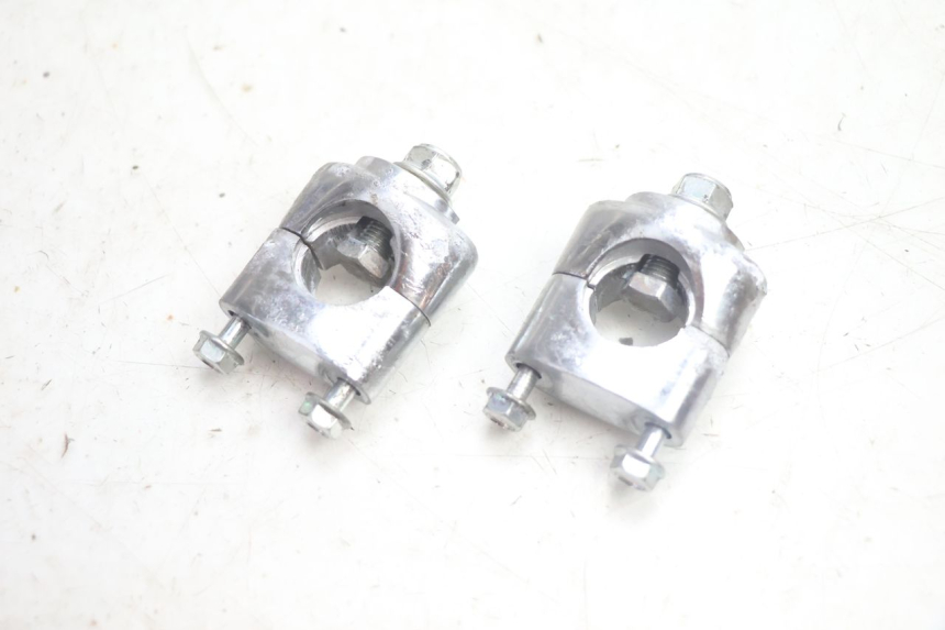 photo de HANDLEBAR RISERS JM MOTORS OLDIES 4T 50 (2020 - 2026) - Zoom on usage condition