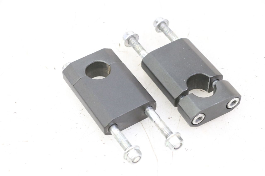 photo de HANDLEBAR RISER APOLLO RFZ 125 - Alternative perspective