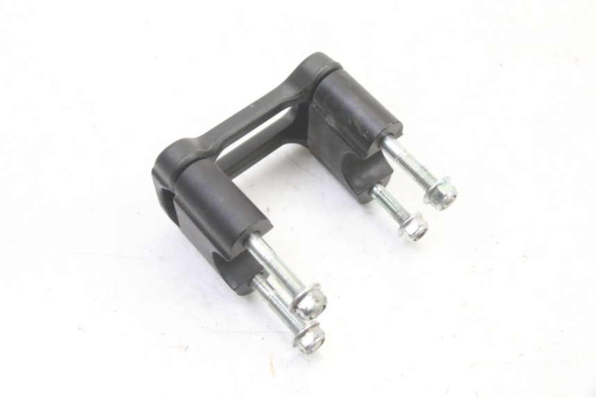 photo de HANDLEBAR RISERS SMALL MX THUNDER 250 - Zoom on usage condition