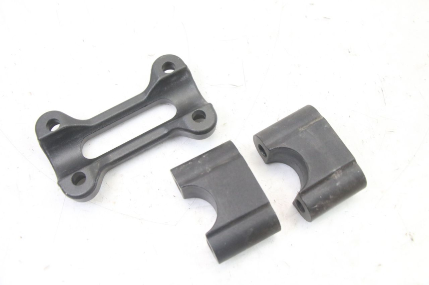 photo de HANDLEBAR RISERS SMALL MX THUNDER 250 - Fixing points details
