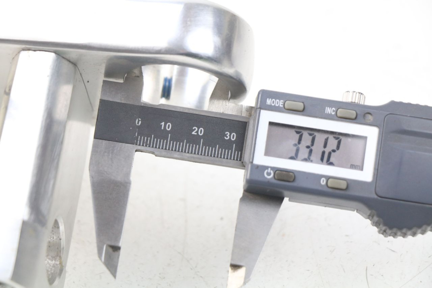 photo de HANDLEBAR RISERS NITRO MOTORS STORM DIRTBIKE 110 - Zoom on usage condition