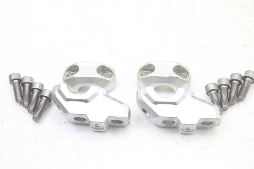 photo de HANDLEBAR RISERS SUZUKI GSF S BANDIT 600 (2000 - 2004) - Product overview