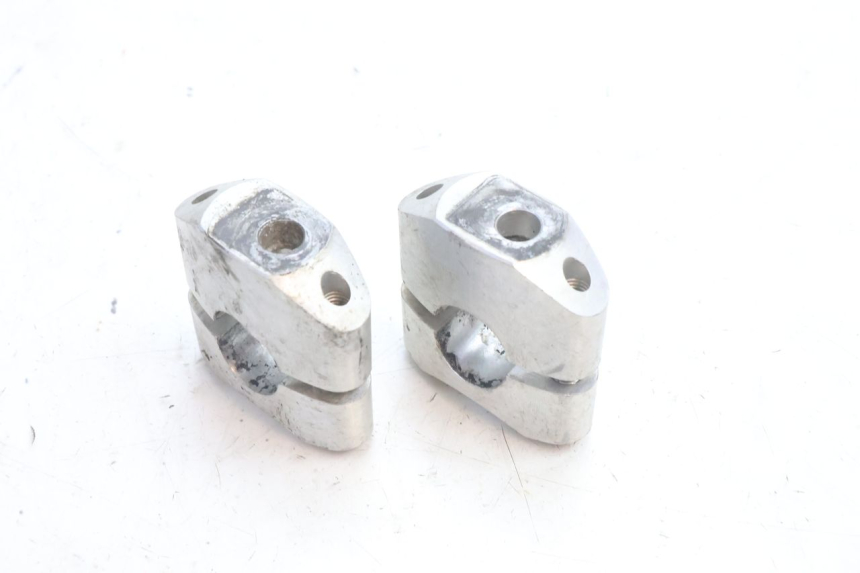photo de HANDLEBAR RISERS HUSABERG TE 250 (2011 - 2014) - Technical close-up