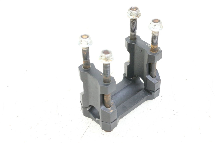 photo de HANDLEBAR RISERS NITRO MOTORS THUNDER 125 - Technical close-up