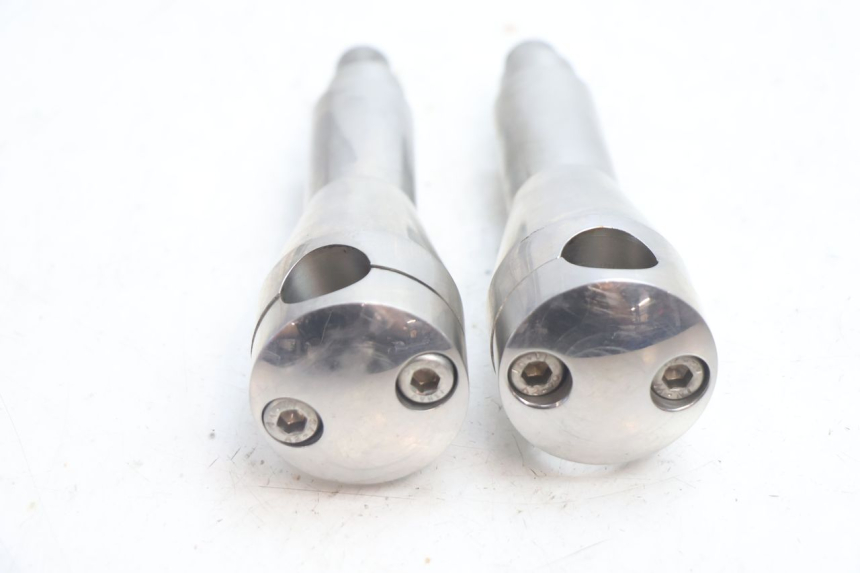 photo de HANDLEBAR RISERS BOOM TRIKE FUN 500 (2004 - 2010) - Component detail