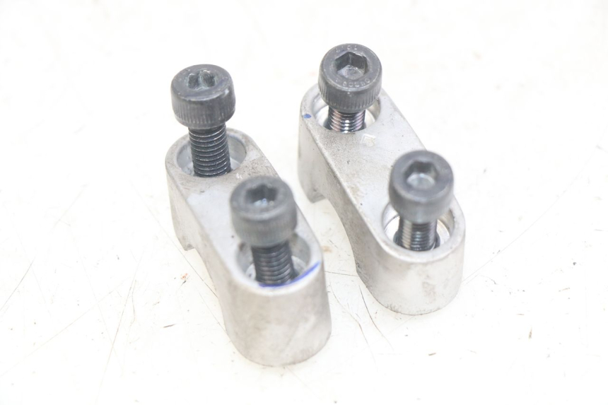 photo de HANDLEBAR RISER YAMAHA X-MAX XMAX 125 (2010 - 2013) - Component detail