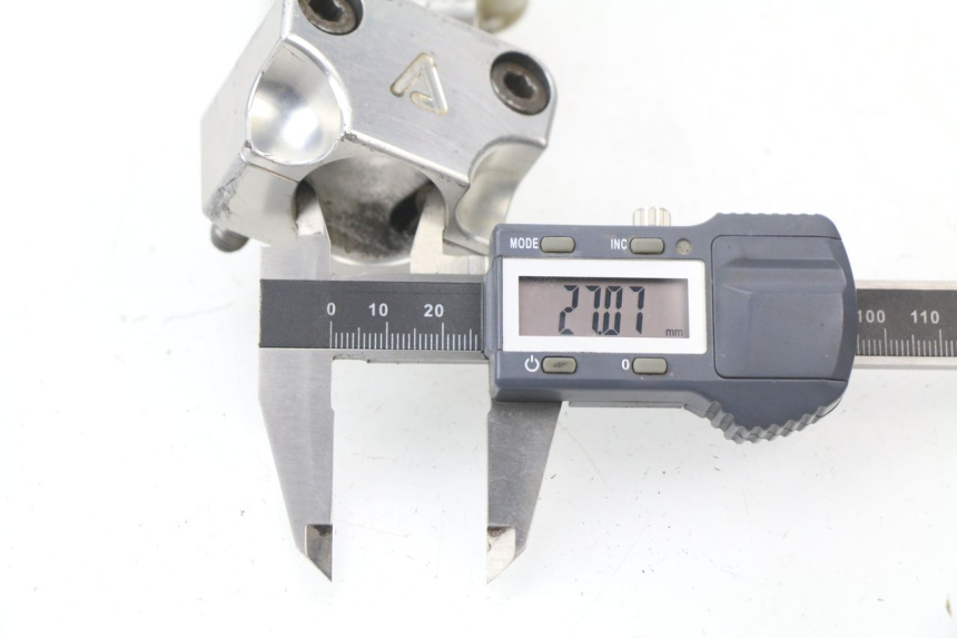 photo de HANDLEBAR RISERS YAMAHA YZ 125 (1998 - 2005) - Component detail