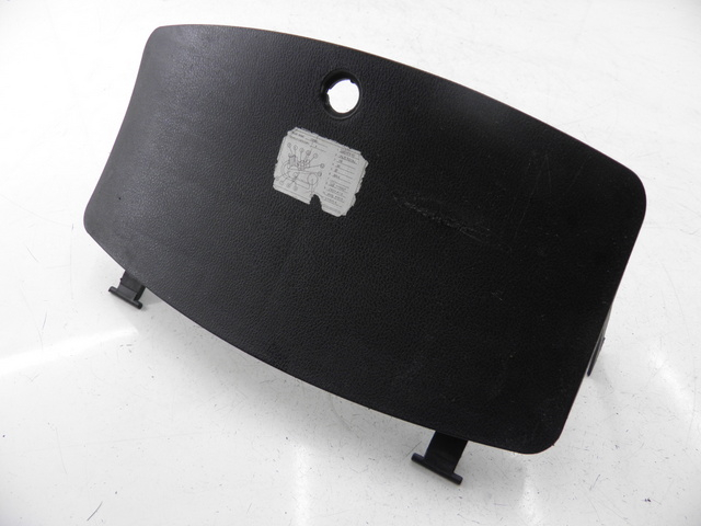 photo de GLOVEBOX DOOR BENZHOU YY50QT31 VINTAGE 50 (2009 - 2012) - Main view