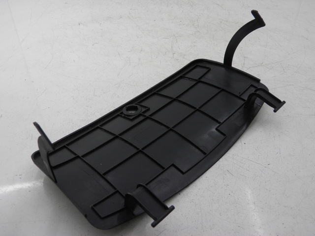 photo de GLOVEBOX DOOR BENZHOU YY50QT31 VINTAGE 50 (2009 - 2012) - Zoom on usage condition