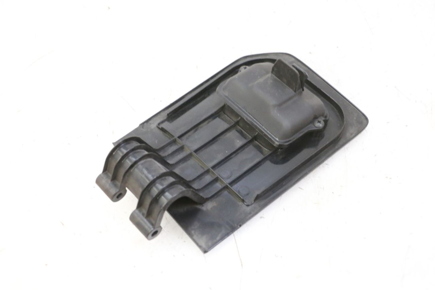 photo de GLOVEBOX DOOR HONDA FES S-WING SWING ABS 125 (2007 - 2015) - Technical close-up