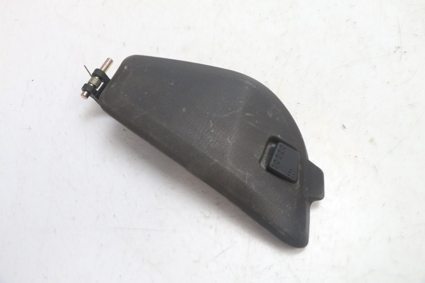 photo de GLOVEBOX DOOR SYM GTS EVO 125 (2009 - 2013) - Component detail