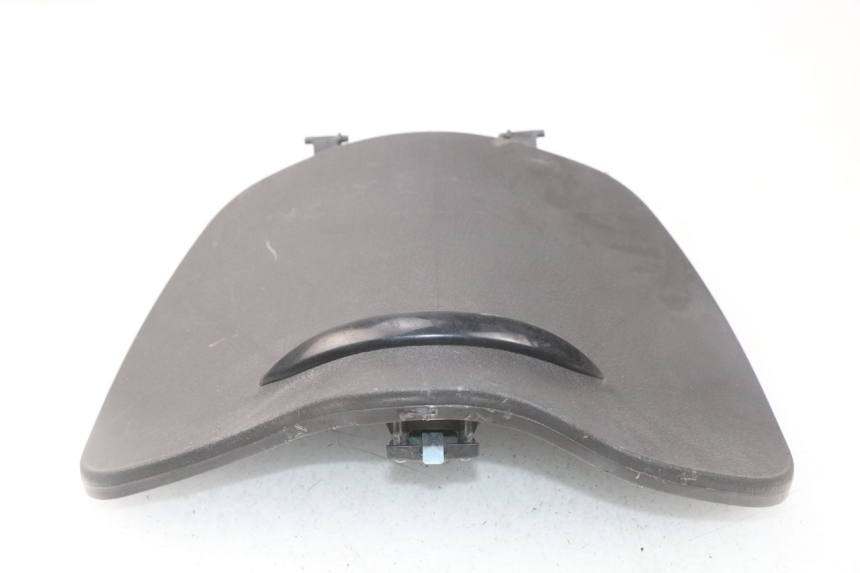 photo de GLOVEBOX DOOR PIAGGIO LIBERTY 4T 50 (2009 - 2015) - Alternative perspective