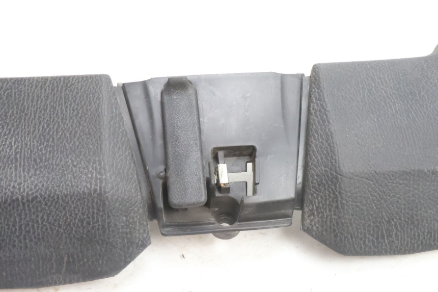 photo de GLOVEBOX DOOR PIAGGIO MP3 500 (2016 - 2018) - Zoom on usage condition