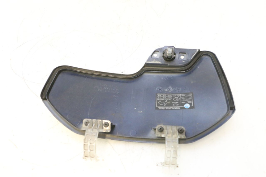 photo de GLOVEBOX DOOR KYMCO LIKE 4T 50 (2019 - 2025) - Zoom on usage condition
