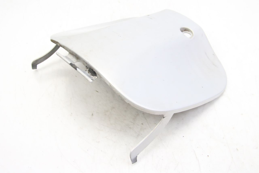 photo de GLOVE BOX DOOR APRILIA SCARABEO 4T 50 (2009 - 2017) - Alternative perspective