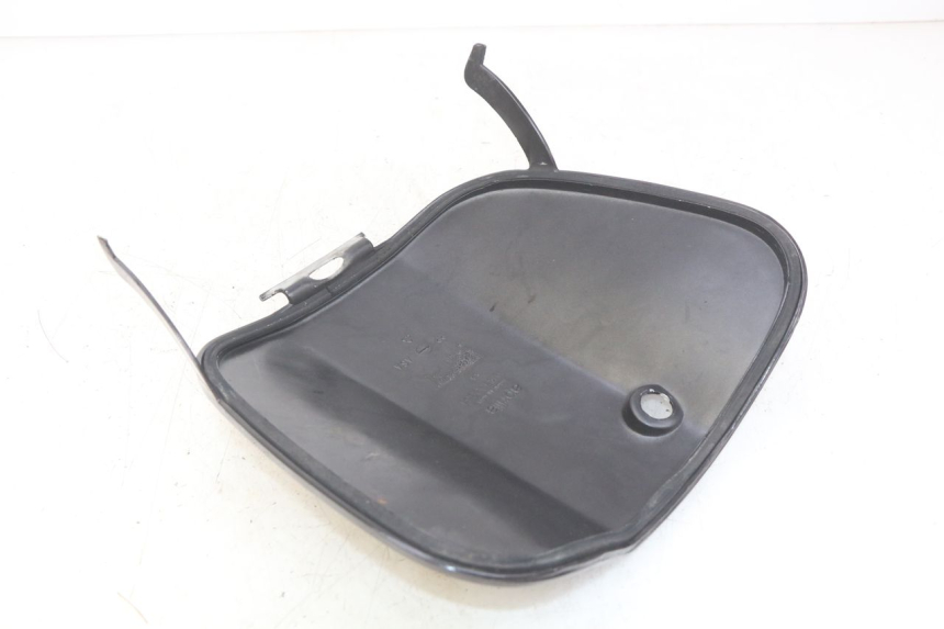 photo de GLOVE BOX DOOR APRILIA SCARABEO 100 (2003 - 2012) - Zoom on usage condition