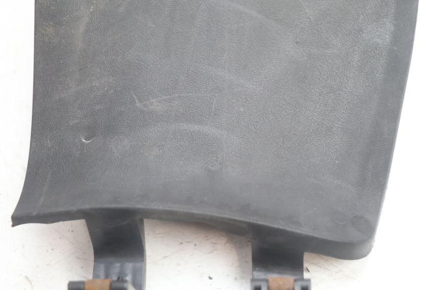 photo de GLOVE BOX DOOR YAMAHA XMAX X-MAX 125 (2006 - 2009) - Zoom on usage condition