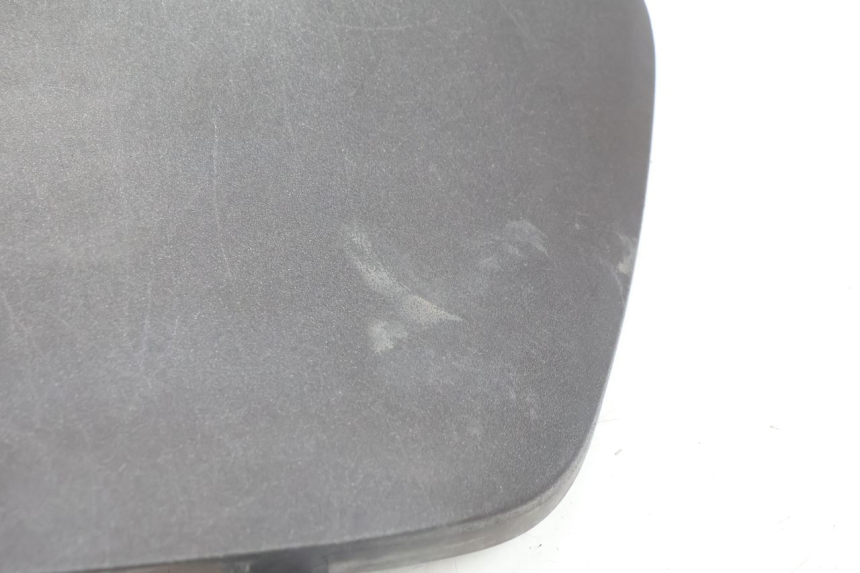 photo de GLOVEBOX DOOR PIAGGIO X9 AMALFI 180 (2000 - 2003) - Zoom on usage condition