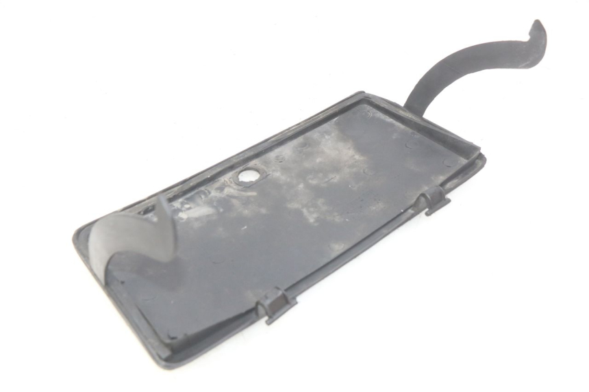 photo de GLOVE BOX DOOR YIYING YY50QT-10 50 (2007 - 2022) - Zoom on usage condition