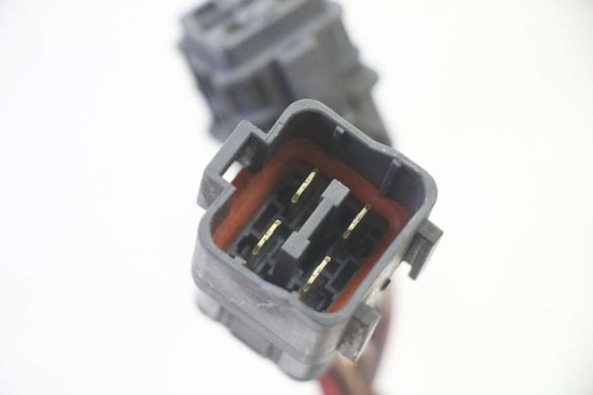 photo de FUSE BOX QUADRO 4 4D 350 (2015 - 2018) - Fixing points details