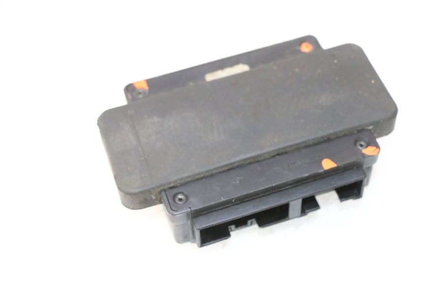 photo de FUSE BOX KAWASAKI GPX F ZX750F 750 (1986 - 1990) - Alternative perspective