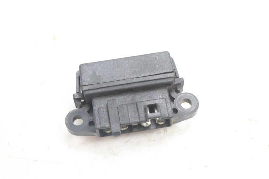 photo de FUSE BOX SUZUKI GSX F GSXF 750 (1988 - 1998) - Technical close-up