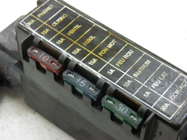 photo de FUSE BOX TRIUMPH TROPHY 1200 (1996 - 2003) - Zoom on usage condition