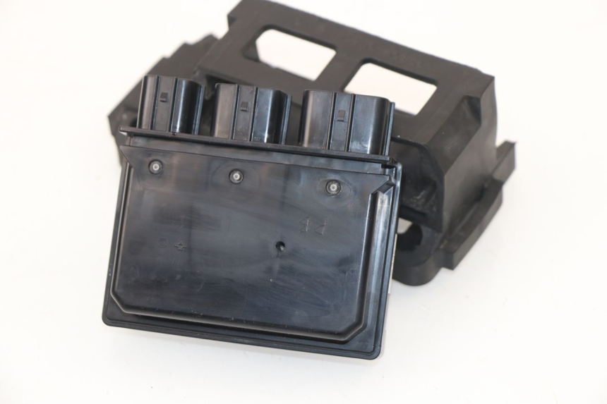 photo de FUSE BOX KAWASAKI Z800 Z ABS 800 (2013 - 2017) - Alternative perspective