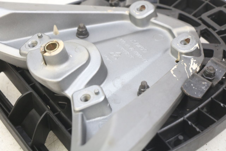 photo de LUGGAGE RACK KYMCO AGILITY 16+ 4T 50 (2018 - 2023) - Technical close-up