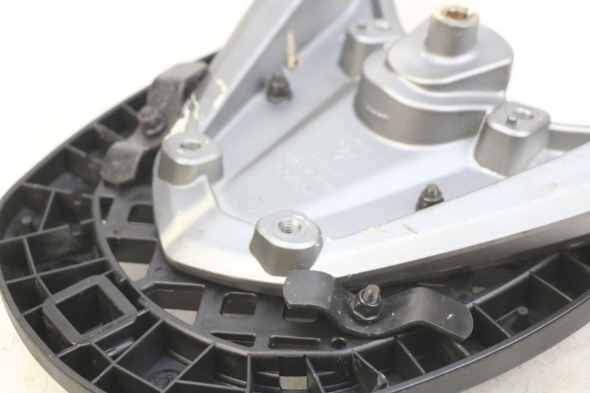 photo de LUGGAGE RACK KYMCO AGILITY 16+ 4T 50 (2018 - 2023) - Fixing points details