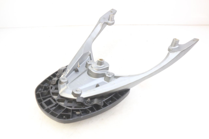 photo de LUGGAGE RACK KYMCO AGILITY 16+ 4T 50 (2018 - 2023) - Surface and material condition