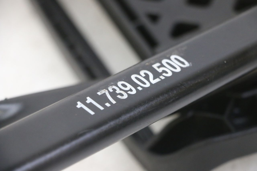 photo de LUGGAGE RACK PEUGEOT ELYSEO 125 (1999 - 2004) - Alternative perspective