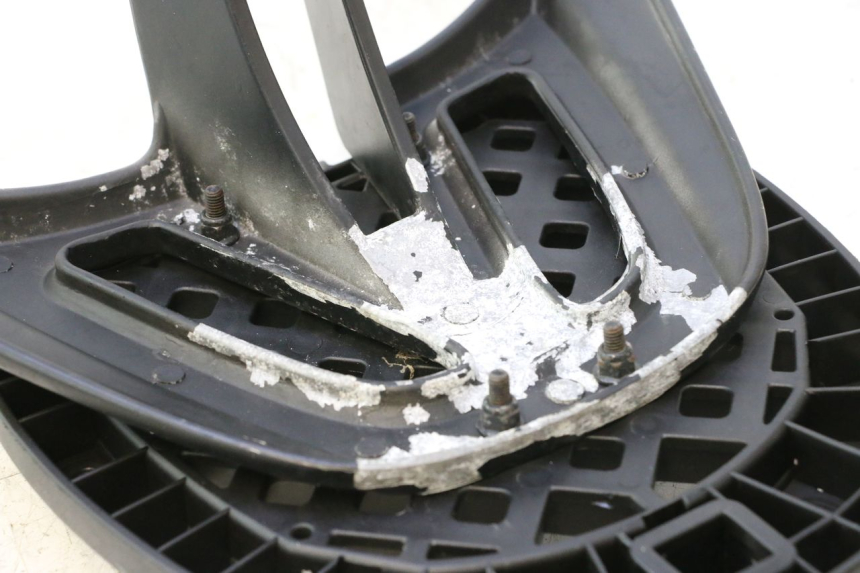 photo de LUGGAGE RACK SYM FIDDLE 3 III 50 (2014 - 2020) - Fixing points details