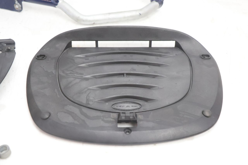photo de LUGGAGE RACK YAMAHA FJR 1300 (2001 - 2005) - Surface and material condition