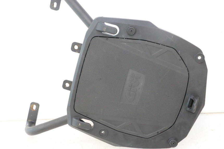 photo de LUGGAGE RACK PIAGGIO FLY 2T 50 (2004 - 2017) - Technical close-up