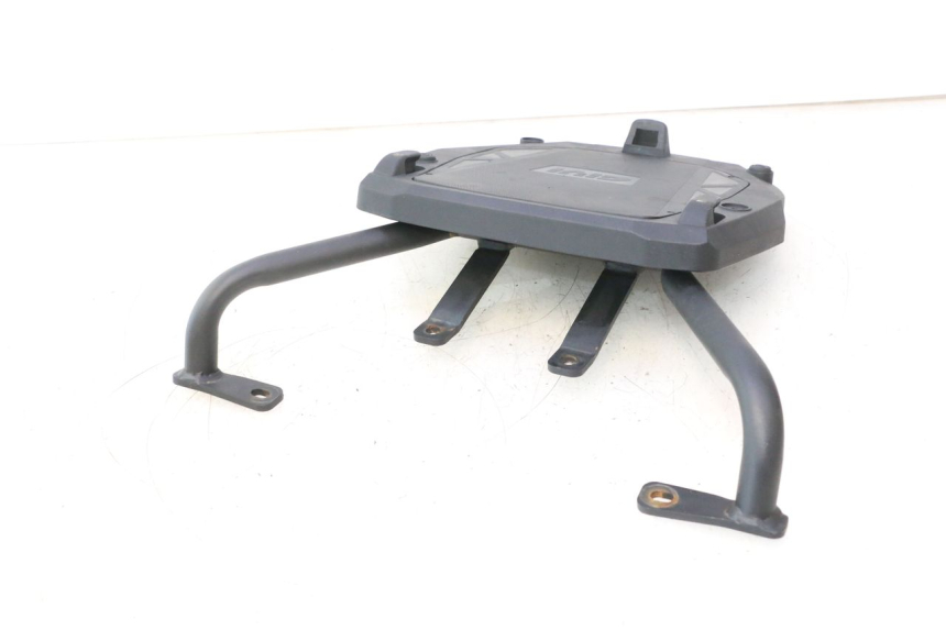 photo de LUGGAGE RACK PIAGGIO FLY 2T 50 (2004 - 2017) - Fixing points details