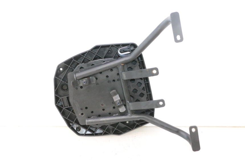 photo de LUGGAGE RACK PIAGGIO FLY 2T 50 (2004 - 2017) - Checked used part