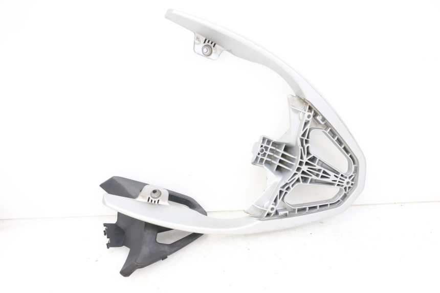 photo de LUGGAGE RACK PEUGEOT GEOPOLIS RS 125 (2007 - 2009) - Fixing points details