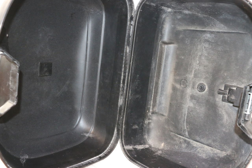 photo de LUGGAGE RACK KAWASAKI GPX F ZX750F 750 (1986 - 1990) - Zoom on usage condition