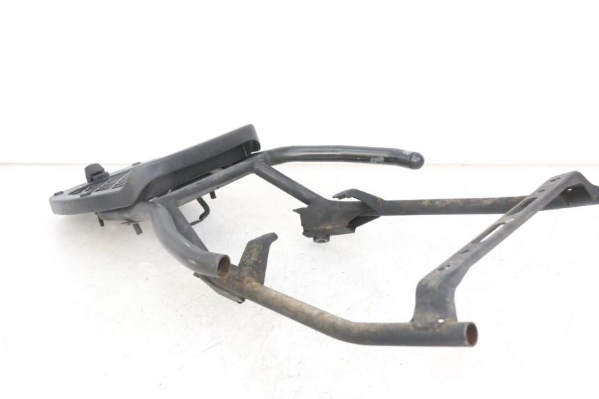 photo de LUGGAGE RACK HONDA SCV LEAD 100 (2003 - 2007) - Distinctive features