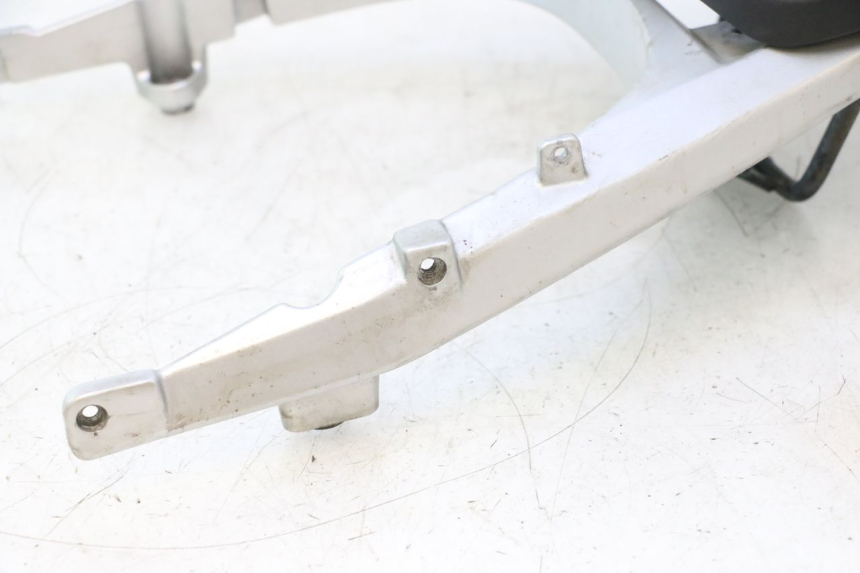 photo de LUGGAGE RACK KYMCO LIKE 125 (2009 - 2016) - High-resolution close-up