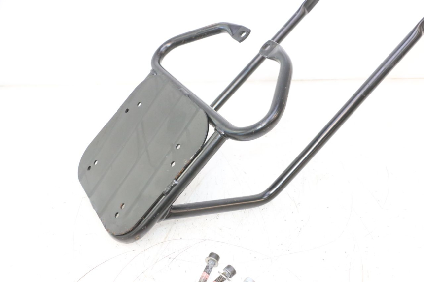 photo de LUGGAGE RACK PEUGEOT LUDIX 50 (2008 - 2017) - Fixing points details