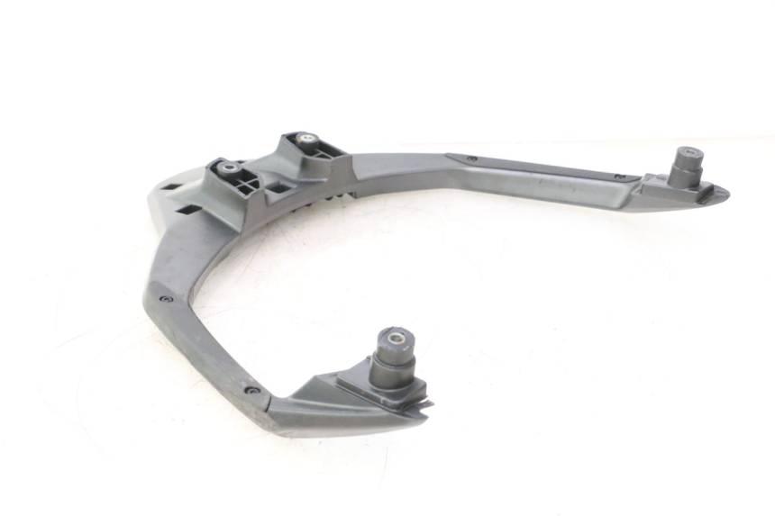 photo de LUGGAGE RACK PIAGGIO MP3 HPE 530 (2022 - 2026) - Technical close-up